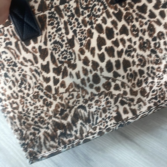 Lilly Pulitzer winstead cheetah print tote! - Picture 8 of 10
